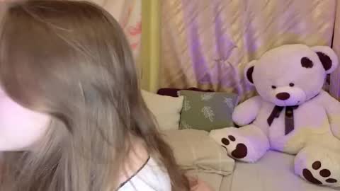 Snapshot of sellyahouston chatting on 11/30/25, 09:08 Sellya online show from 11/30/25, 09:08