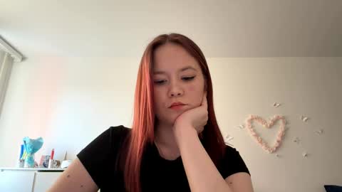 Snapshot of selmacalumag chatting on 04/29/26, 02:43 Lily online show from 04/29/26, 02:43