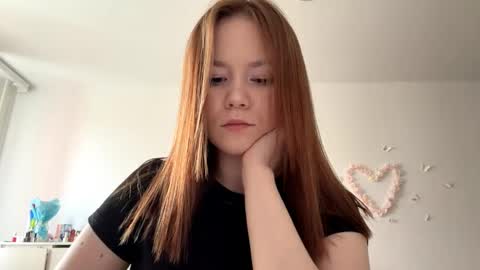 Snapshot of selmacalumag chatting on 05/12/26, 07:05 Lily online show from 05/12/26, 07:05