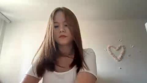 Lily online show from 07/26/26, 09:49