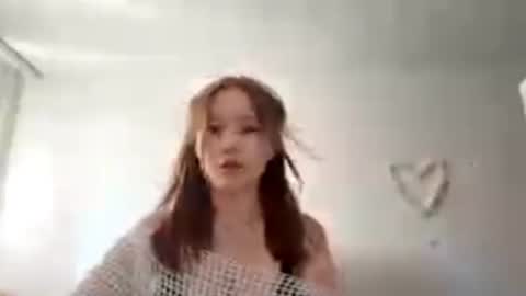 Lily online show from 07/27/26, 09:38