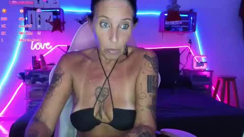 Snapshot of selvaggia_del_caribe chatting on 01/07/25, 10:19 Selvaggia Del Caribe online show from 01/07/25, 10:19