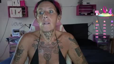 Snapshot of selvaggia_del_caribe chatting on 09/25/25, 04:21 Selvaggia Del Caribe online show from 09/25/25, 04:21
