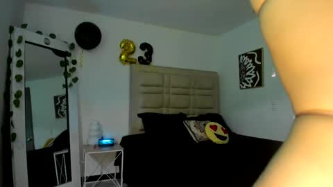 Selyn online show from 10/16/25, 12:06