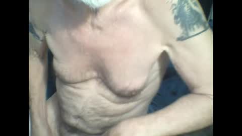 Snapshot of semajstretsa chatting on 01/16/25, 11:27 frederick online show from 01/16/25, 11:27