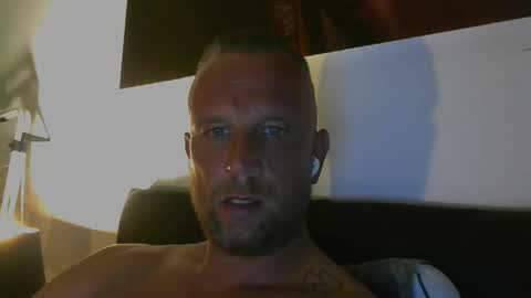 Snapshot of sence08 chatting on 09/10/25, 11:05 sence08 online show from 09/10/25, 11:05