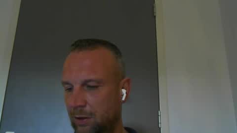 Snapshot of sence08 chatting on 11/03/25, 10:16 sence08 online show from 11/03/25, 10:16