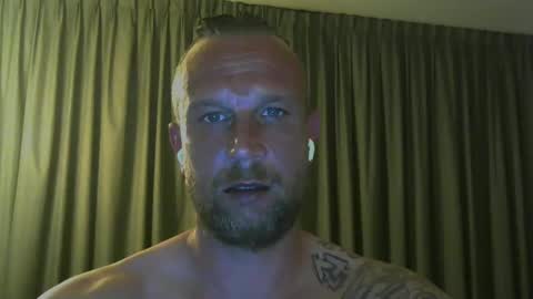 sence08 online show from 04/10/26, 12:05