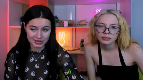 Snapshot of sendi_cais chatting on 11/15/25, 09:28 Sendi online show from 11/15/25, 09:28