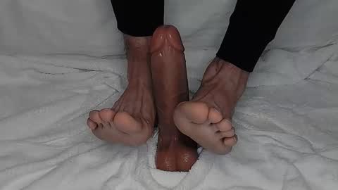 senpai online show from 11/06/25, 11:04