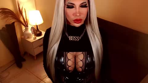 unstappable queen kate online show from 02/10/25, 01:35