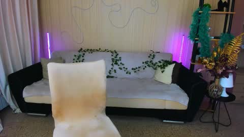 sensitiveheartt online show from 11/21/25, 09:19