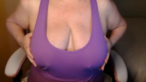 Snapshot of sensual_cris chatting on 06/09/26, 05:08 CRIS online show from 06/09/26, 05:08