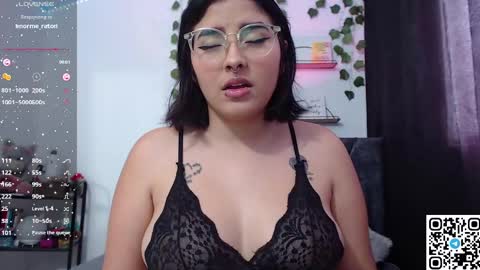 Snapshot of sensual_flame chatting on 01/02/25, 05:18 Camille and sophie online show from 01/02/25, 05:18