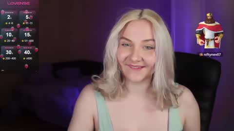 Ilona online show from 10/22/25, 09:03