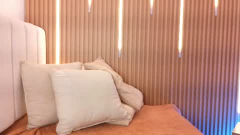 Snapshot of sensual_kim77 chatting on 07/03/26, 01:17 Sensual Kim77 online show from 07/03/26, 01:17