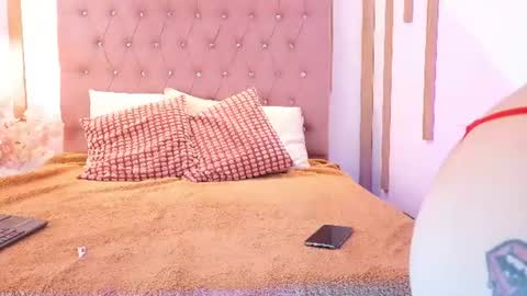 Snapshot of sensual_kim77 chatting on 07/06/26, 01:41 Sensual Kim77 online show from 07/06/26, 01:41