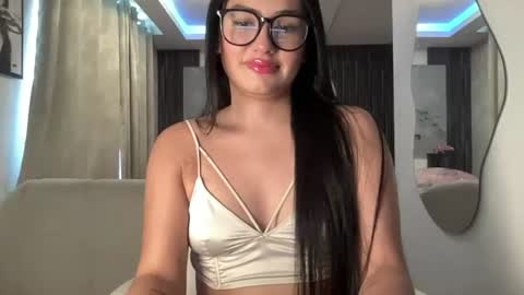Snapshot of sensual_little_angel chatting on 08/01/26, 01:54 Nataly online show from 08/01/26, 01:54