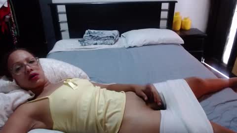 Snapshot of sensual_natalie chatting on 10/20/25, 05:35 sensual_natalie online show from 10/20/25, 05:35