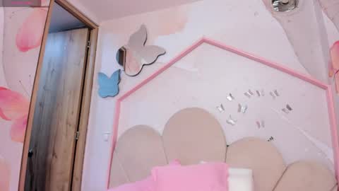 sensual_shanel online show from 05/17/26, 03:37