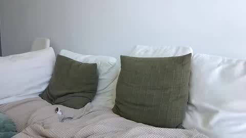 Cam online show from 09/30/25, 06:24