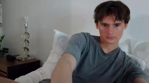 Cam online show from 11/27/25, 06:15