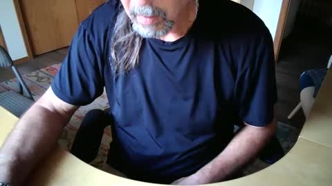 Snapshot of sensualgentlem chatting on 09/26/25, 12:47 Sensually Yours online show from 09/26/25, 12:47