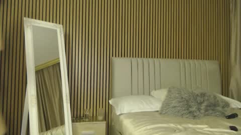 Hallie online show from 02/26/26, 05:12