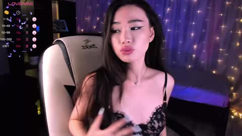 Snapshot of sensualily chatting on 12/06/24, 07:45 Kiki online show from 12/06/24, 07:45