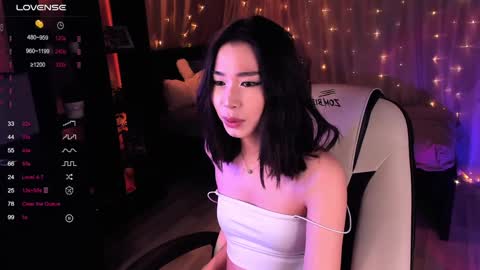 Snapshot of sensualily chatting on 12/15/24, 08:25 Kiki online show from 12/15/24, 08:25