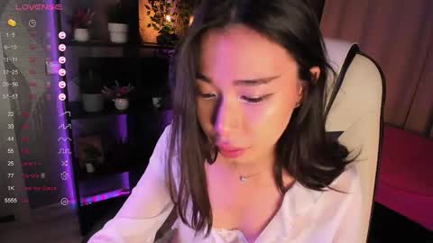 Snapshot of sensualily chatting on 10/01/25, 04:13 Kiki online show from 10/01/25, 04:13