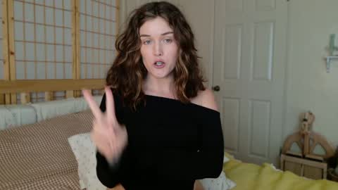 Julia  online show from 05/15/26, 07:54