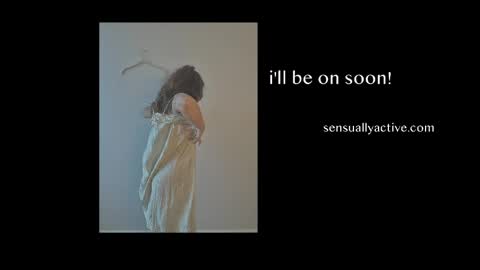 Snapshot of sensually__active chatting on 05/25/26, 10:05 Julia online show from 05/25/26, 10:05
