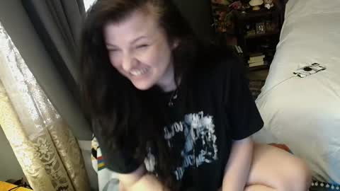 Tara online show from 11/22/25, 02:38