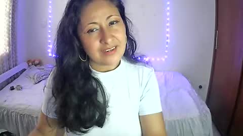 Snapshot of senthix1983 chatting on 12/19/24, 07:51 senthix heyy promo en OnlyFans aprovecha 85 descuento online show from 12/19/24, 07:51