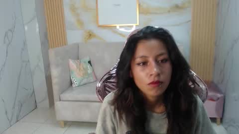 serabella_s online show from 11/27/25, 03:58