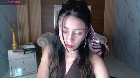 serabella_s online show from 12/04/25, 12:58