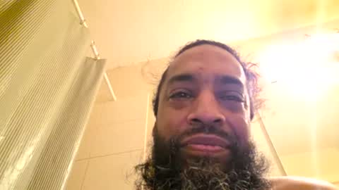 Snapshot of serani02 chatting on 06/12/26, 06:23 Serani online show from 06/12/26, 06:23