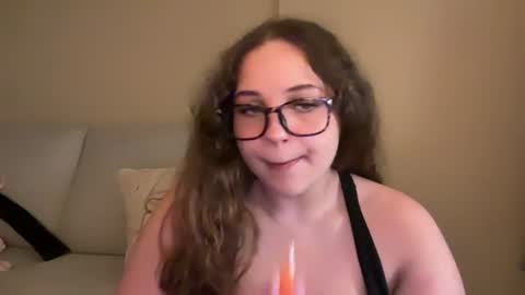 Snapshot of seraphinavelvet chatting on 07/15/26, 07:35 Seraphina online show from 07/15/26, 07:35