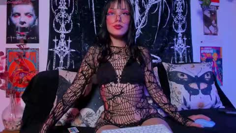 Snapshot of seraphine_hell chatting on 10/06/25, 04:54 seraphine online show from 10/06/25, 04:54