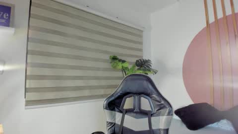 seraphine_lark online show from 01/15/26, 07:06