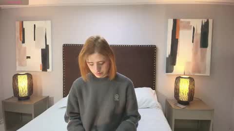 Seraphine star online show from 10/02/25, 03:24