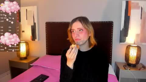 Seraphine star online show from 02/19/26, 03:02