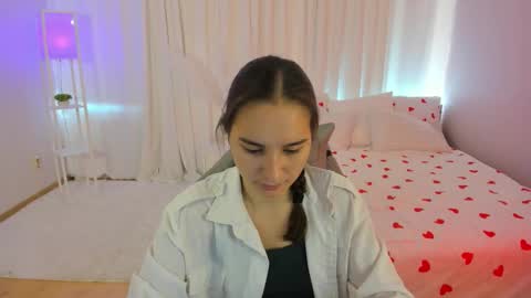 Seraphine online show from 10/19/25, 04:46