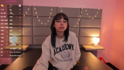 Snapshot of seren_bleck chatting on 02/27/25, 02:21 Seren Follow me online show from 02/27/25, 02:21