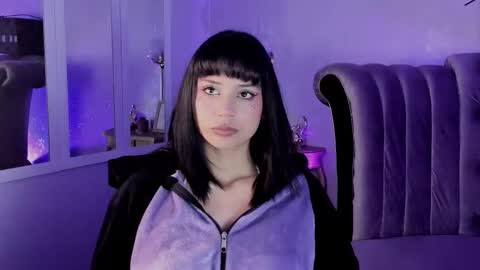 Snapshot of seren_bleck chatting on 10/01/25, 02:50 Seren Follow me online show from 10/01/25, 02:50