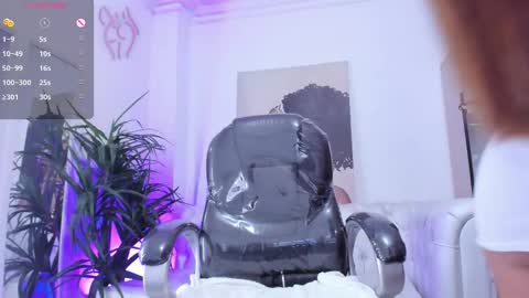 Snapshot of serena___ chatting on 02/13/25, 06:09 serena___ online show from 02/13/25, 06:09