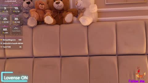 Snapshot of serena_bennet chatting on 01/12/25, 11:26 Serena online show from 01/12/25, 11:26