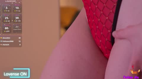 Snapshot of serena_bennet chatting on 01/25/25, 11:11 Serena online show from 01/25/25, 11:11