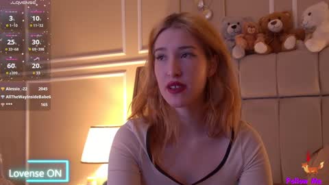 Snapshot of serena_bennet chatting on 02/03/25, 01:41 Serena online show from 02/03/25, 01:41